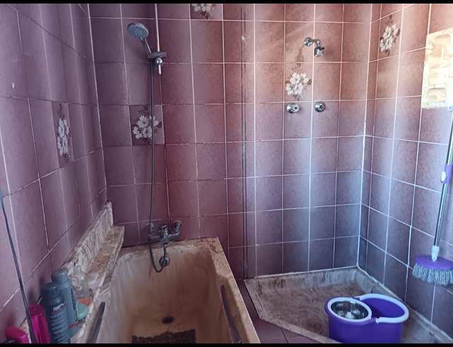 5 BEDROOM HOUSE FOR SALE IN THREE RIVERS